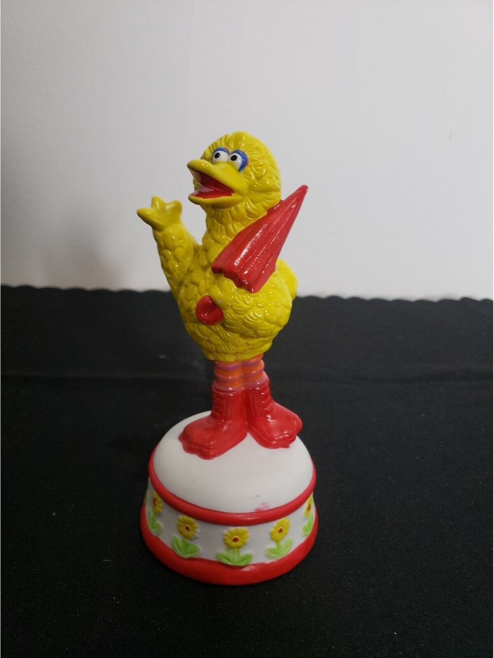 Sesame Street Big Bird Wind Up Musical Figurine